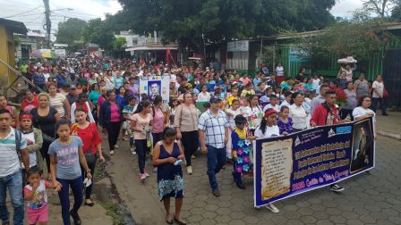 Caminando como raza nicaragüense que sabe de luchas y de honor celebrando las glorias y victorias de Rubén Darío