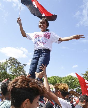 Caminata ¡Mujeres por la Vida! ¡Aquí Nos Ilumina un Sol que No Declina!