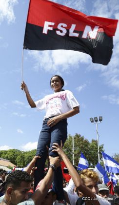 Caminata ¡Mujeres por la Vida! ¡Aquí Nos Ilumina un Sol que No Declina!
