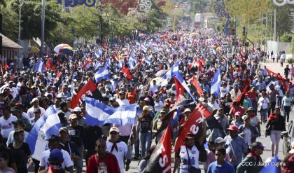 Caminata ¡Mujeres por la Vida! ¡Aquí Nos Ilumina un Sol que No Declina!