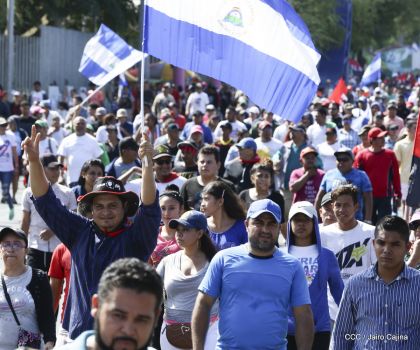Caminata ¡Mujeres por la Vida! ¡Aquí Nos Ilumina un Sol que No Declina!