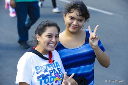 Caminata ¡Mujeres por la Vida! ¡Aquí Nos Ilumina un Sol que No Declina!