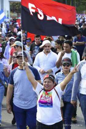 Caminata ¡Mujeres por la Vida! ¡Aquí Nos Ilumina un Sol que No Declina!