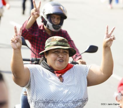Caminata ¡Mujeres por la Vida! ¡Aquí Nos Ilumina un Sol que No Declina!