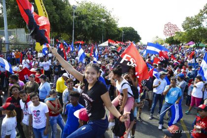 Caminata ¡Mujeres por la Vida! ¡Aquí Nos Ilumina un Sol que No Declina!