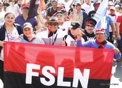 Caminata ¡Mujeres por la Vida! ¡Aquí Nos Ilumina un Sol que No Declina!