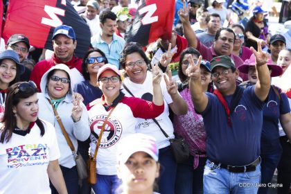 Caminata ¡Mujeres por la Vida! ¡Aquí Nos Ilumina un Sol que No Declina!