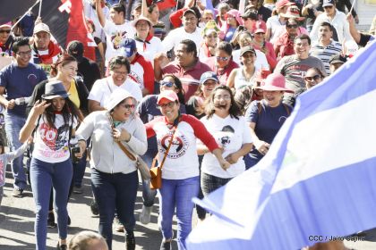 Caminata ¡Mujeres por la Vida! ¡Aquí Nos Ilumina un Sol que No Declina!