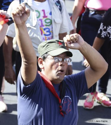 Caminata ¡Mujeres por la Vida! ¡Aquí Nos Ilumina un Sol que No Declina!