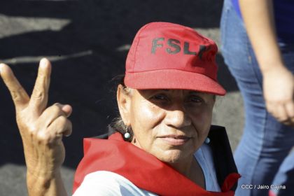 Caminata ¡Mujeres por la Vida! ¡Aquí Nos Ilumina un Sol que No Declina!