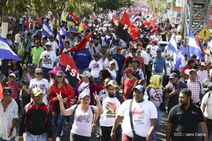 Caminata ¡Mujeres por la Vida! ¡Aquí Nos Ilumina un Sol que No Declina!