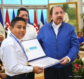 Presidente Daniel Ortega entregó la Orden de la Independencia Cultural Rubén Darío y medallas de Excelencia al mérito