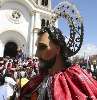 Católicos se desbordan en cierre de fiestas de San Sebastián