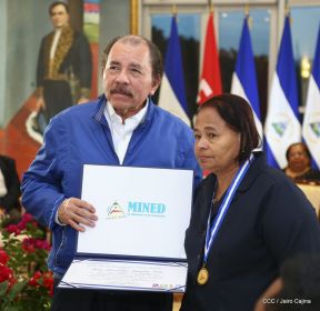 Presidente Daniel Ortega entregó la Orden de la Independencia Cultural Rubén Darío y medallas de Excelencia al mérito
