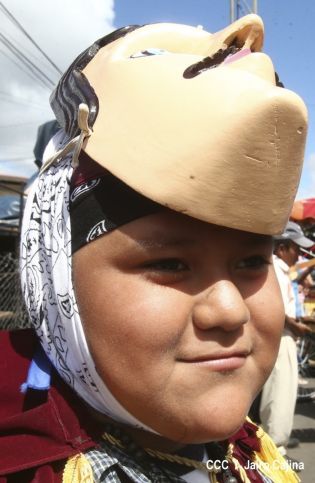 Católicos se desbordan en cierre de fiestas de San Sebastián
