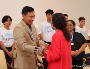 Presidente Daniel Ortega entregó la Orden de la Independencia Cultural Rubén Darío y medallas de Excelencia al mérito