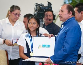 Presidente Daniel Ortega entregó la Orden de la Independencia Cultural Rubén Darío y medallas de Excelencia al mérito
