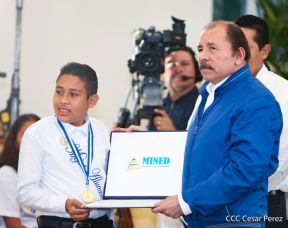 Presidente Daniel Ortega entregó la Orden de la Independencia Cultural Rubén Darío y medallas de Excelencia al mérito