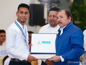 Presidente Daniel Ortega entregó la Orden de la Independencia Cultural Rubén Darío y medallas de Excelencia al mérito