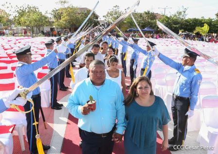 400 parejas se juran amor y respeto en Bodas Ya