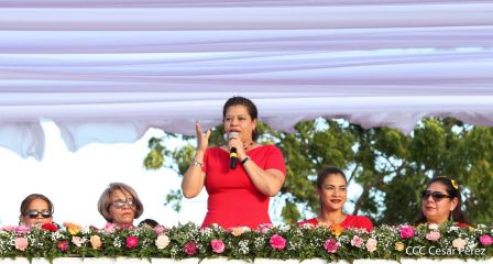 400 parejas se juran amor y respeto en Bodas Ya