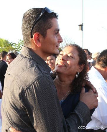 400 parejas se juran amor y respeto en Bodas Ya