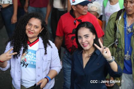 Caminata Con Amor que todo puede, con Amor que todo vence en Nuestra Nicaragua Libre ! Mujeres por la Vida !