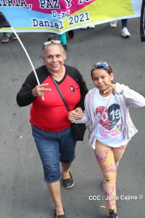 Caminata Con Amor que todo puede, con Amor que todo vence en Nuestra Nicaragua Libre ! Mujeres por la Vida !