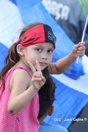 Caminata Con Amor que todo puede, con Amor que todo vence en Nuestra Nicaragua Libre ! Mujeres por la Vida !