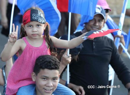 Caminata Con Amor que todo puede, con Amor que todo vence en Nuestra Nicaragua Libre ! Mujeres por la Vida !