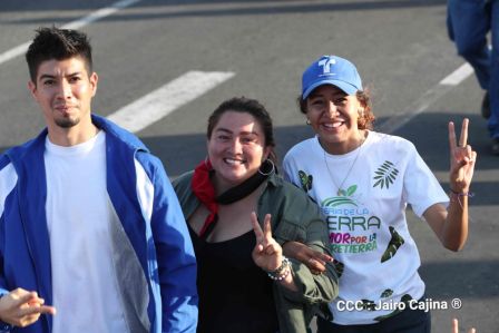 Caminata Con Amor que todo puede, con Amor que todo vence en Nuestra Nicaragua Libre ! Mujeres por la Vida !