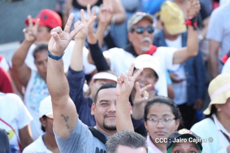 Caminata Con Amor que todo puede, con Amor que todo vence en Nuestra Nicaragua Libre ! Mujeres por la Vida !