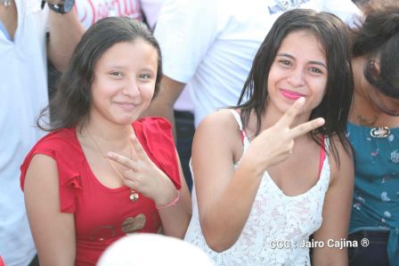 Caminata Con Amor que todo puede, con Amor que todo vence en Nuestra Nicaragua Libre ! Mujeres por la Vida !