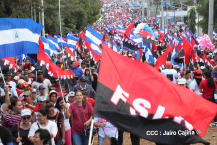 Caminata Con Amor que todo puede, con Amor que todo vence en Nuestra Nicaragua Libre ! Mujeres por la Vida !