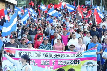Caminata Con Amor que todo puede, con Amor que todo vence en Nuestra Nicaragua Libre ! Mujeres por la Vida !
