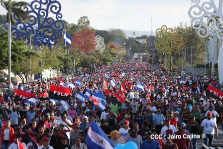 Caminata Con Amor que todo puede, con Amor que todo vence en Nuestra Nicaragua Libre ! Mujeres por la Vida !