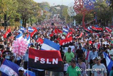 Caminata Con Amor que todo puede, con Amor que todo vence en Nuestra Nicaragua Libre ! Mujeres por la Vida !