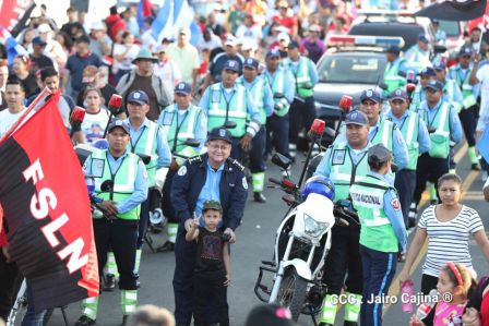 Caminata Con Amor que todo puede, con Amor que todo vence en Nuestra Nicaragua Libre ! Mujeres por la Vida !