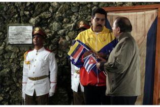 Daniel y Rosario participaron en Marcha de las Antorchas en Cuba