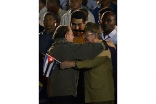 Daniel y Rosario participaron en Marcha de las Antorchas en Cuba