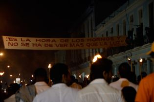 Daniel y Rosario participaron en Marcha de las Antorchas en Cuba