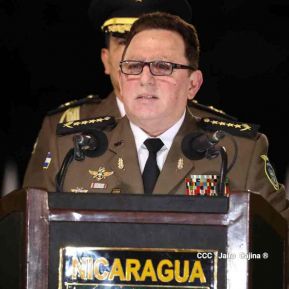 Toma de posesión del cargo de Comandante en Jefe del Ejército de Nicaragua