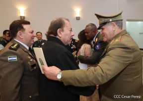 Toma de posesión del cargo de Comandante en Jefe del Ejército de Nicaragua