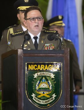 Toma de posesión del cargo de Comandante en Jefe del Ejército de Nicaragua