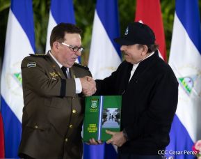 Toma de posesión del cargo de Comandante en Jefe del Ejército de Nicaragua