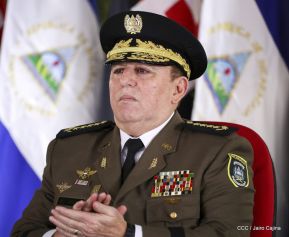 Toma de posesión del cargo de Comandante en Jefe del Ejército de Nicaragua