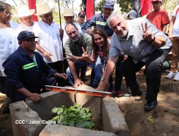 Desborde de Amor en  homenaje a los héroes y mártires de Los Sabogales
