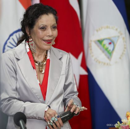  Cinco nuevos embajadores concurrentes presentan cartas credenciales