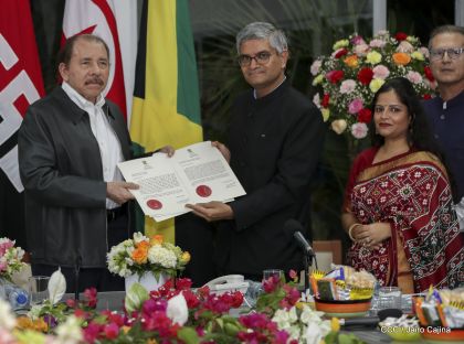  Cinco nuevos embajadores concurrentes presentan cartas credenciales