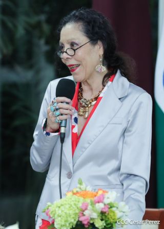  Cinco nuevos embajadores concurrentes presentan cartas credenciales